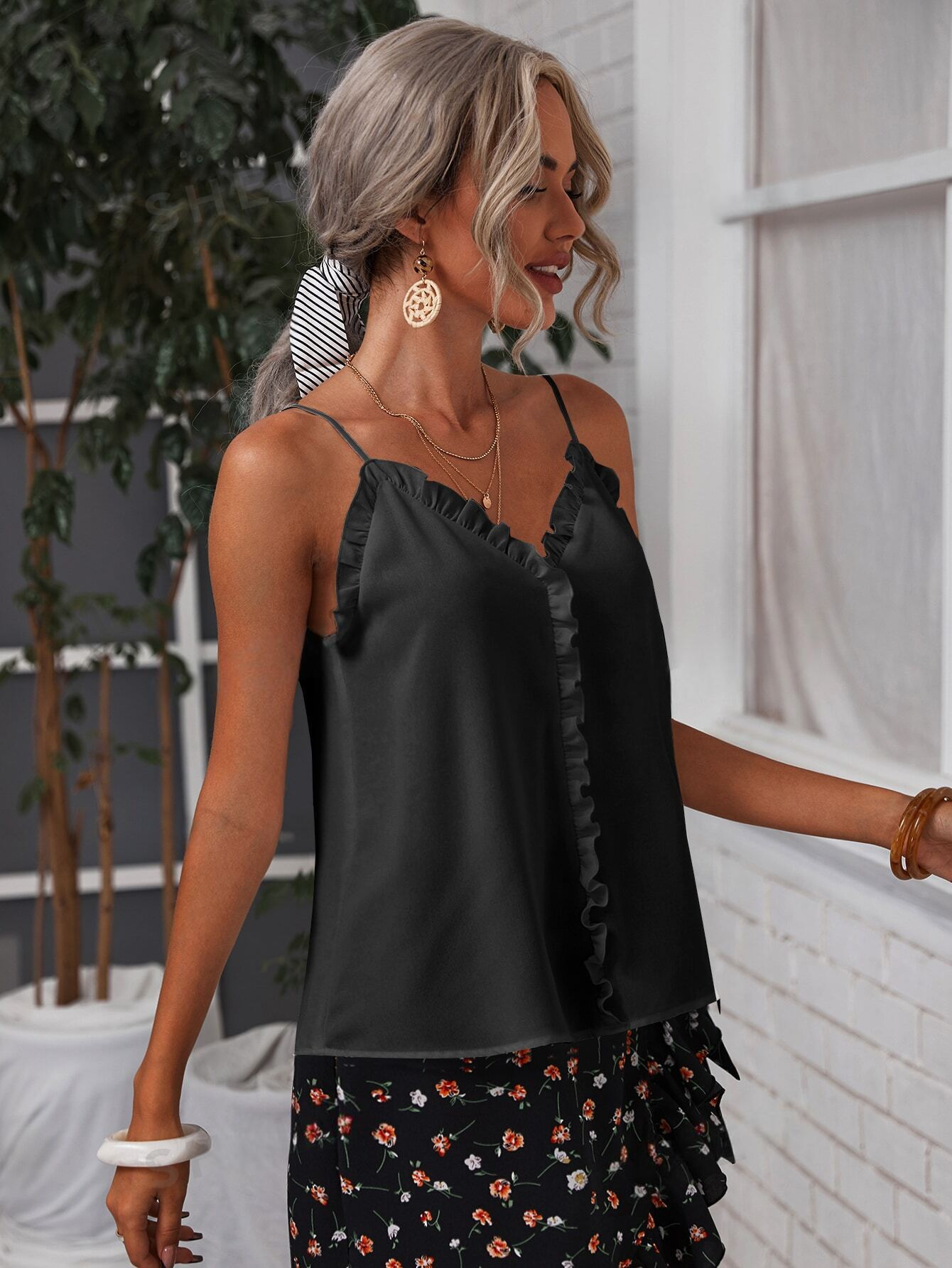 ST1320 - Top de tirantes unicolor ribete fruncido