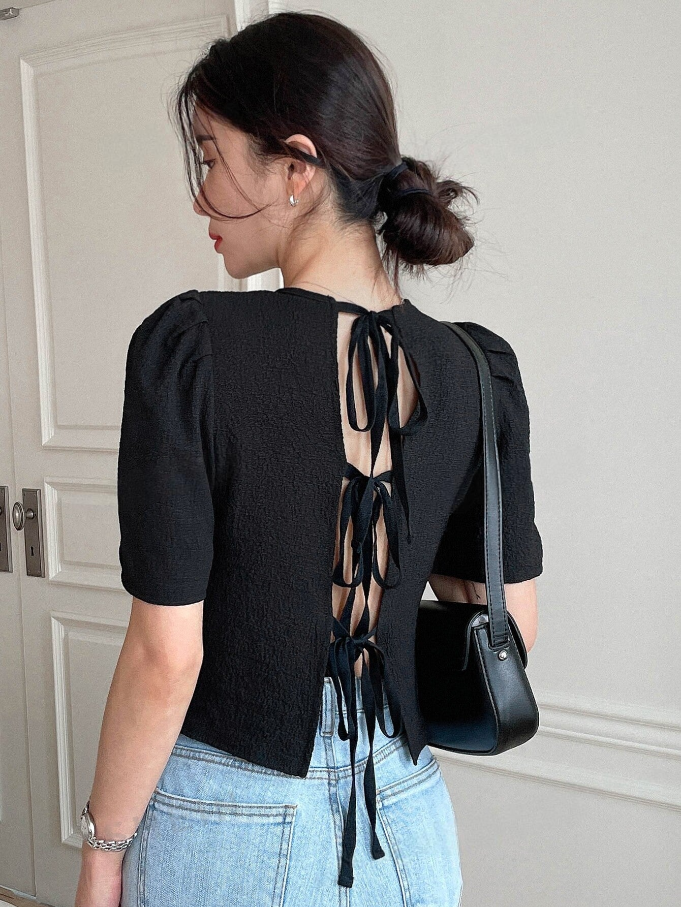 M0033 Blusa Con Mangas Abullonadas Y Lazos En La Espalda