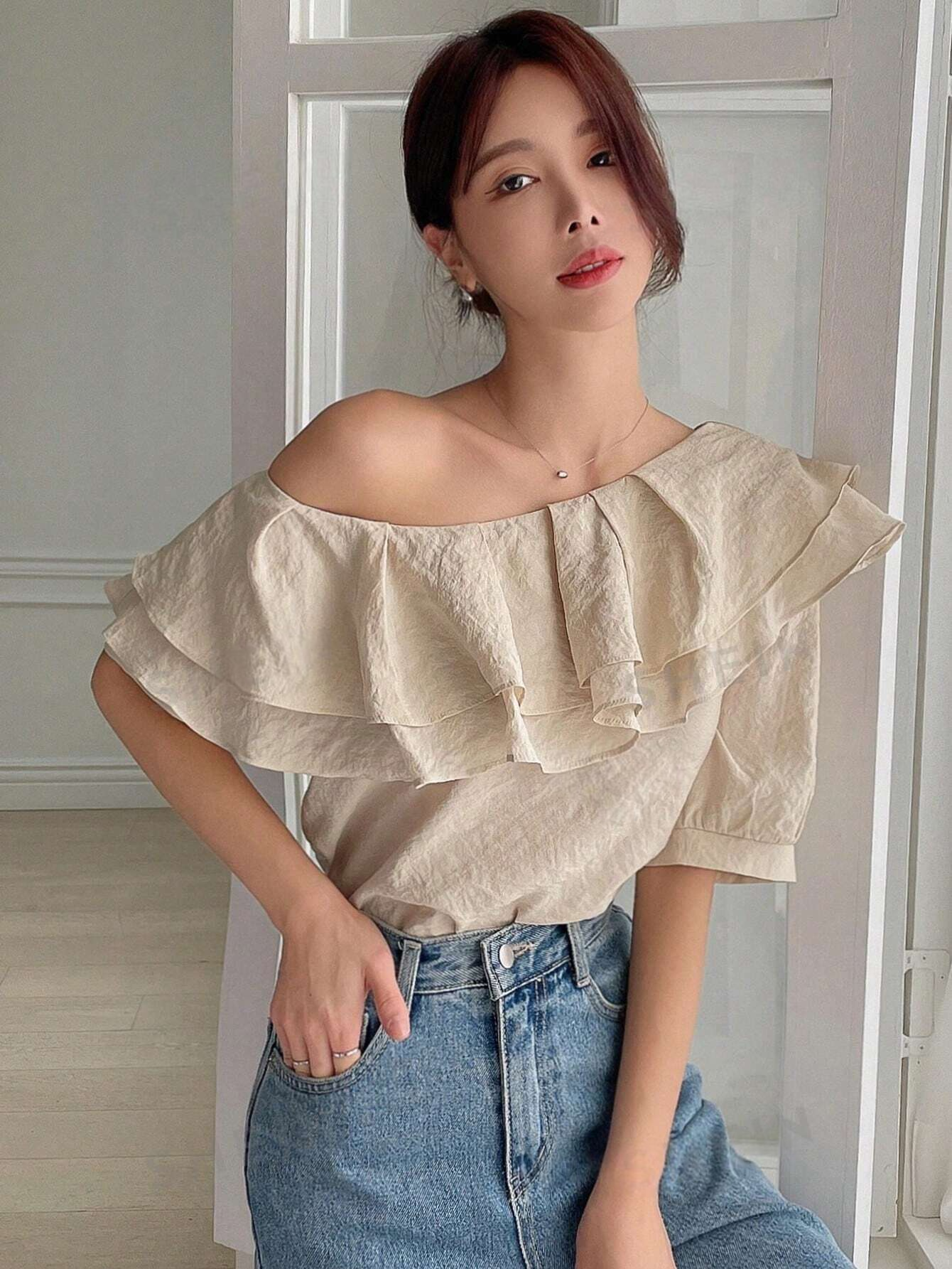 M0028 Blusa de cuello asimétrico ribete con fruncido