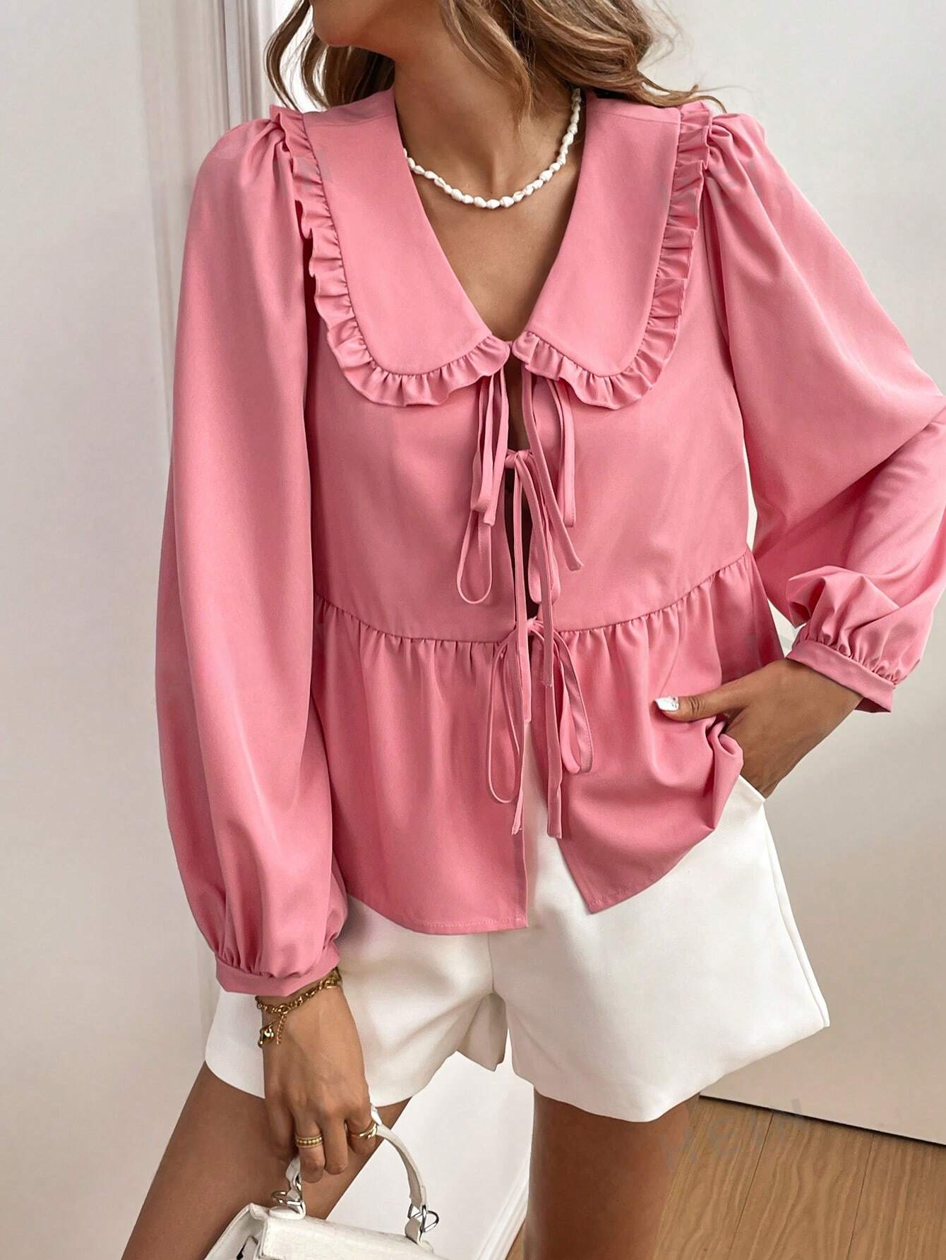 ST789 - Blusa de manga larga rosada para mujer con cuello de Peter Pan con lazo y detalle de volantes