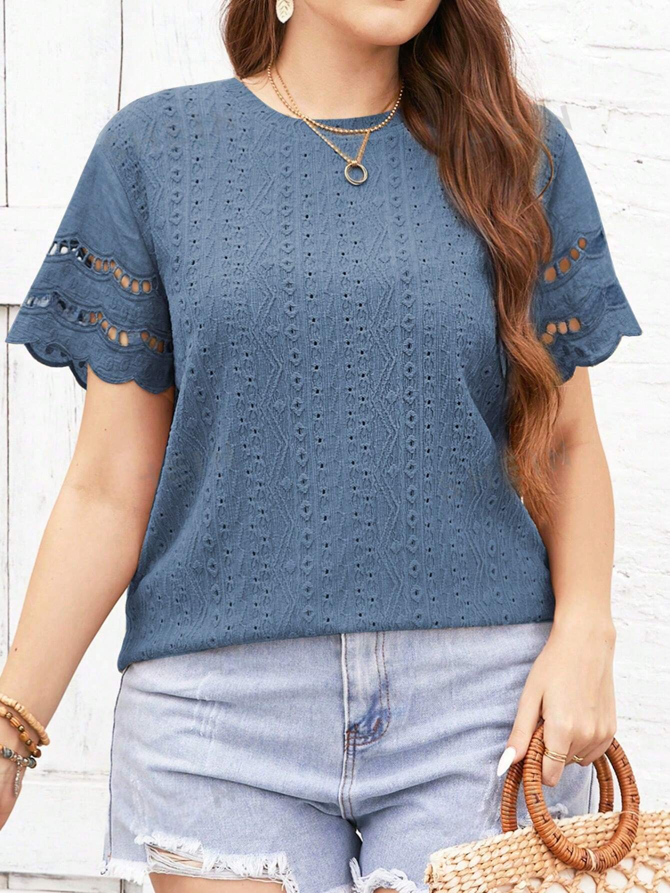 M45 - Camiseta informal de mujer de talla grande con textura y diseño calado