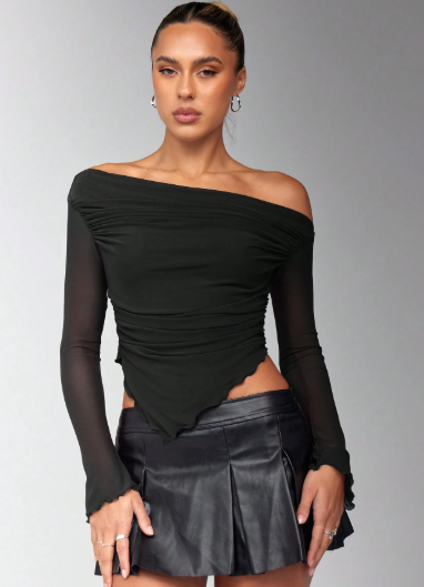 K1323 - camiseta larga de manga larga de punto de malla con hombros oblicuos, fruncido