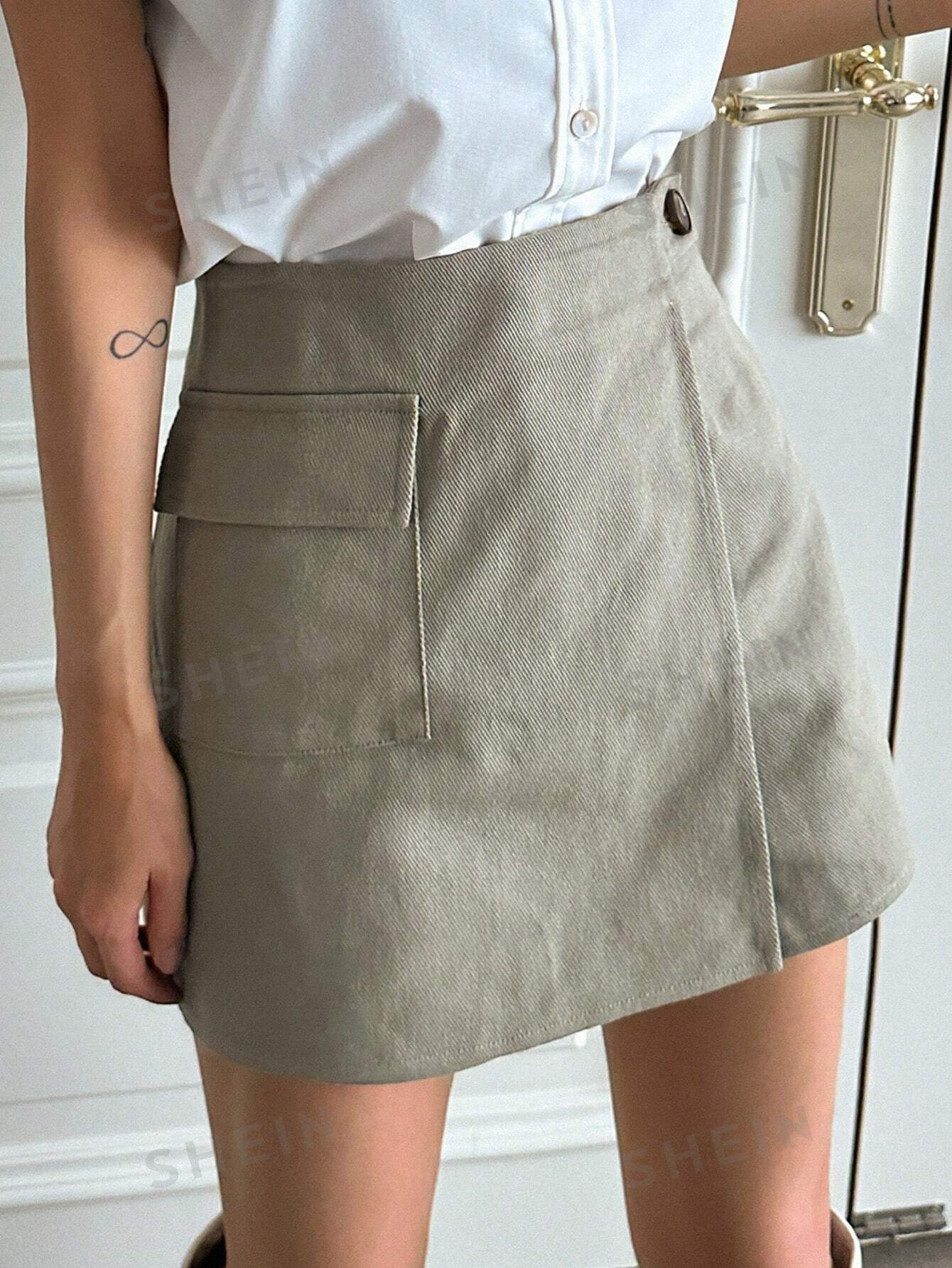 ST1206 - Skort De Bolsillo Abatible Con Envoltura Frontal