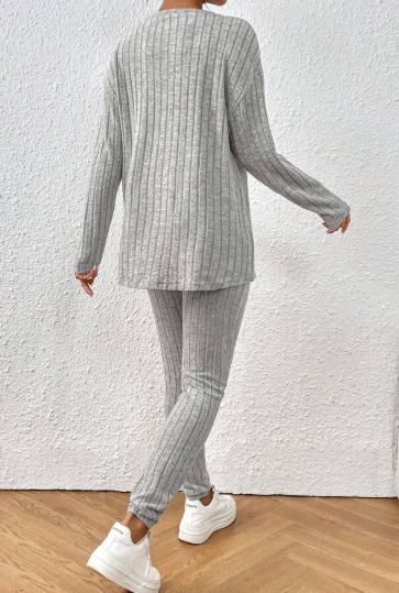 K1130 - Leggings con camiseta de hombros caídos tejido de canalé